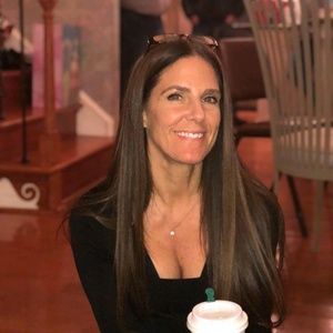 Meet your Posher, Saundra